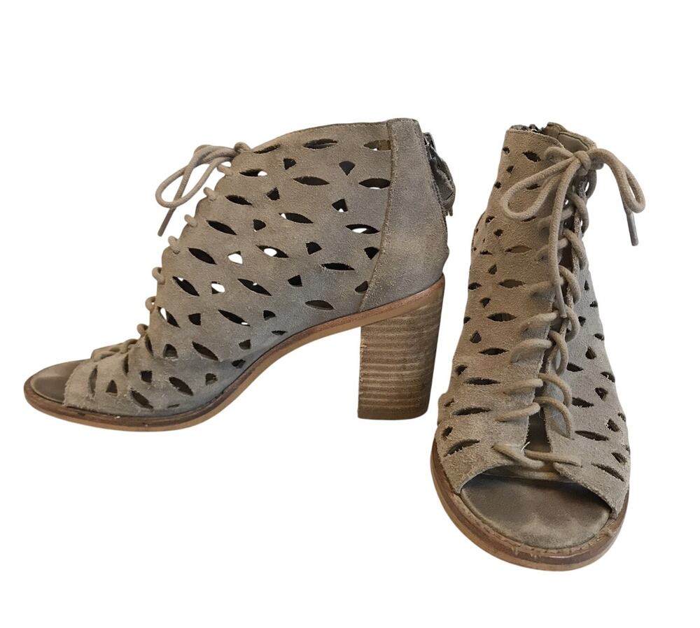 Suede Cutout Heels Taupe Tan Leather Lace Up Gianni Bini Chunky 3in Heel 6.5